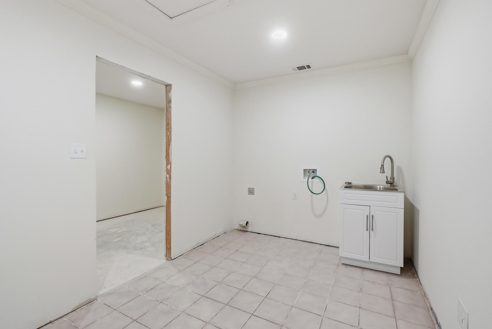680 Mallet Bayou Road Freeport, FL 32439 - Photo 39 of 76 Bathroom