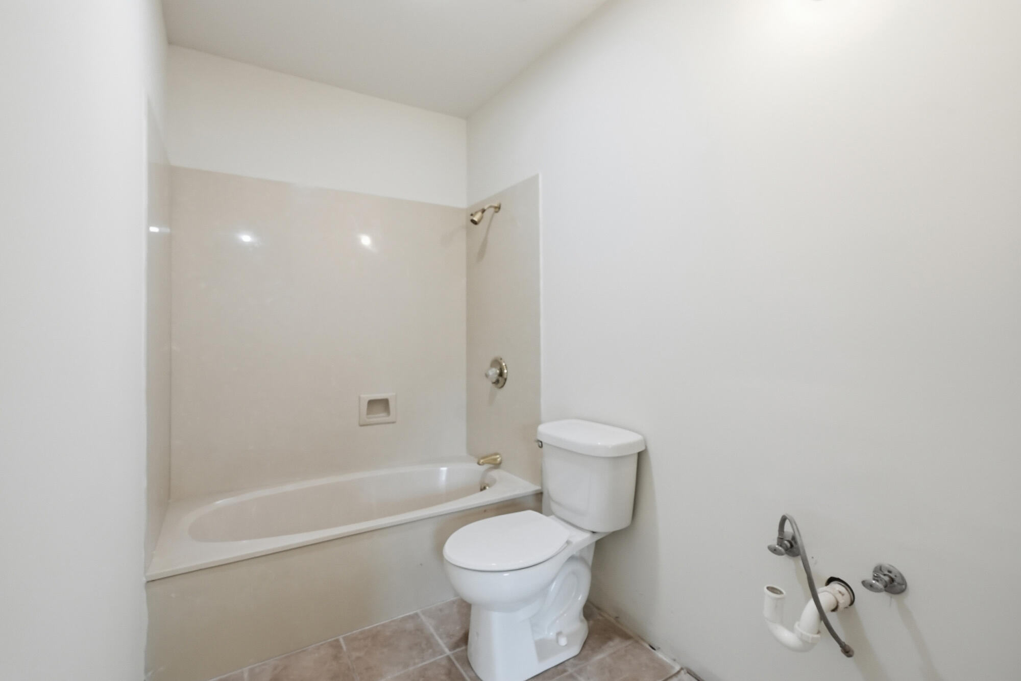 680 Mallet Bayou Road Freeport, FL 32439 - Photo 47 of 76 Bathroom