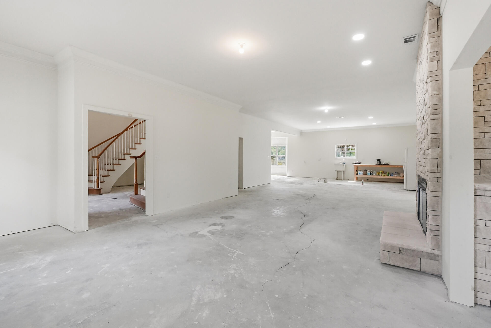 680 Mallet Bayou Road Freeport, FL 32439 - Photo 5 of 76 Sitting/Living Area
