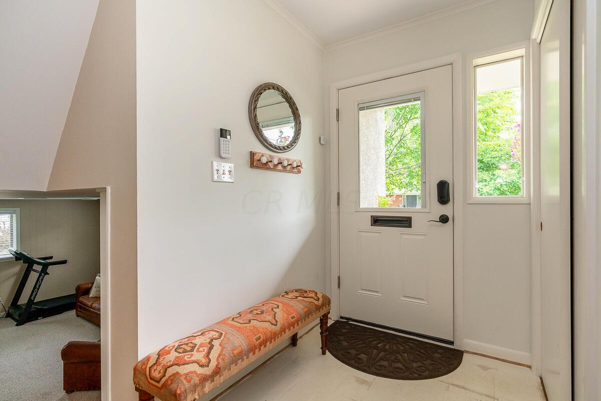 3269 Somerford Road Columbus, OH 43221 - Photo 4 of 36 3269_Somerford_Rd-18