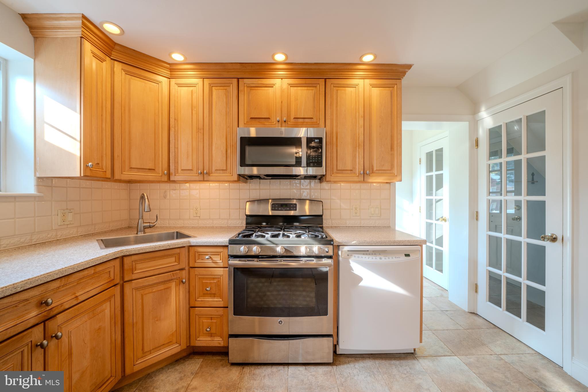 335 Alliston Road Springfield, PA 19064 - Photo 18 of 36