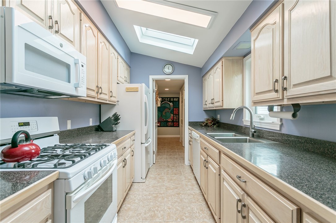 227 Lighthouse Road Parma, NY 14468 - Photo 12 of 46