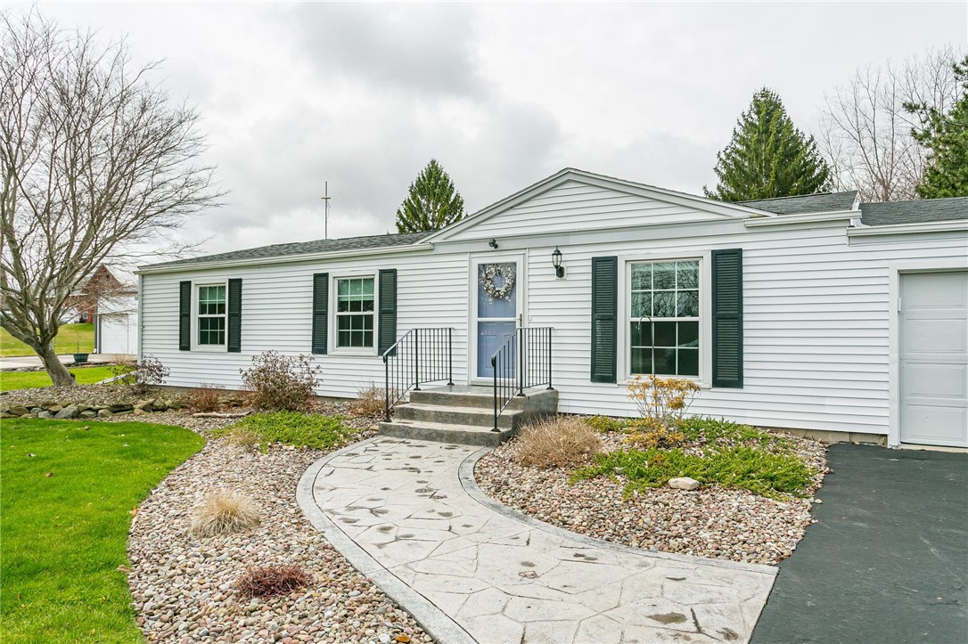 227 Lighthouse Road Parma, NY 14468 - Photo 2 of 46