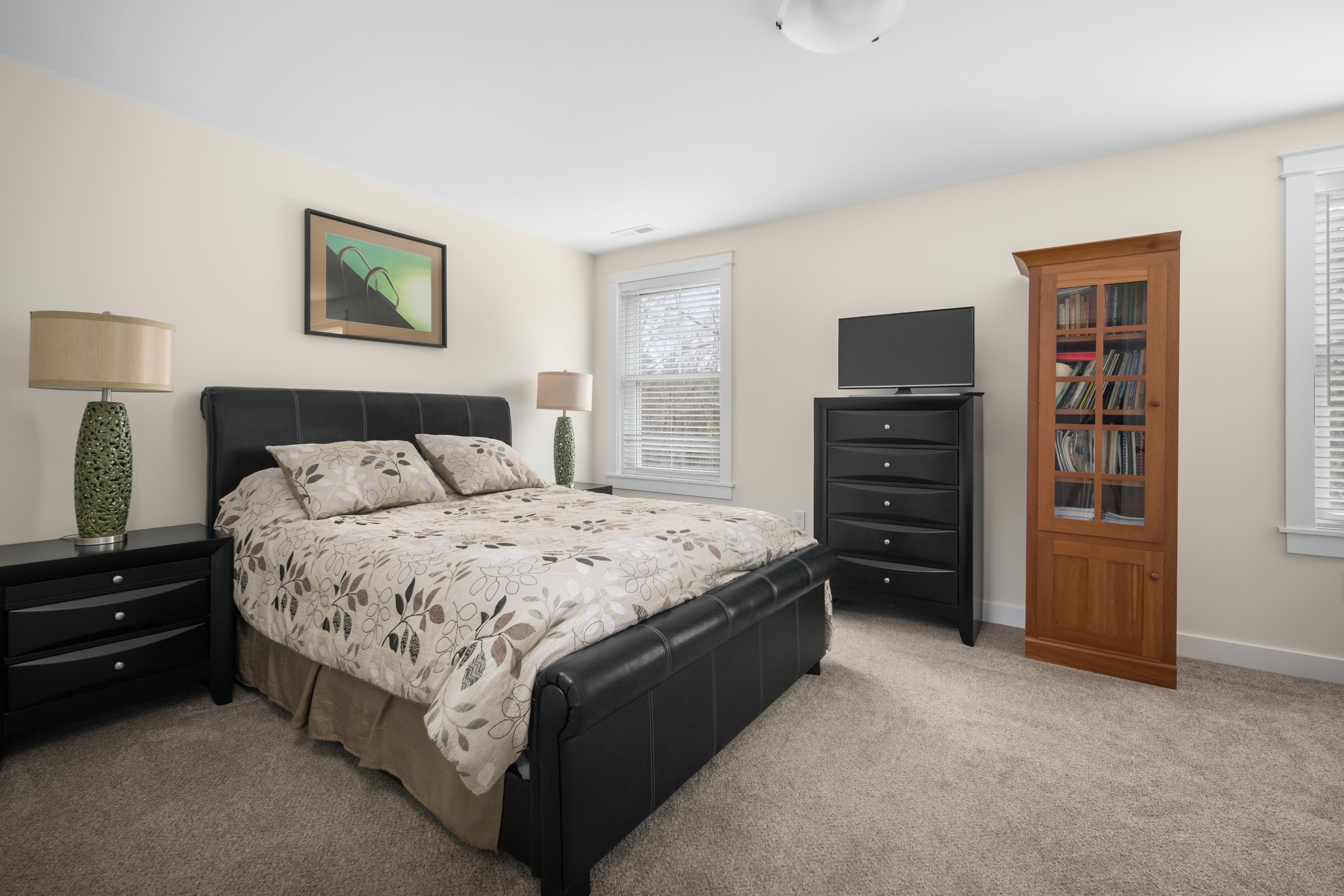 13 Clover Lane Londonderry, NH 03053 - Photo 22 of 32