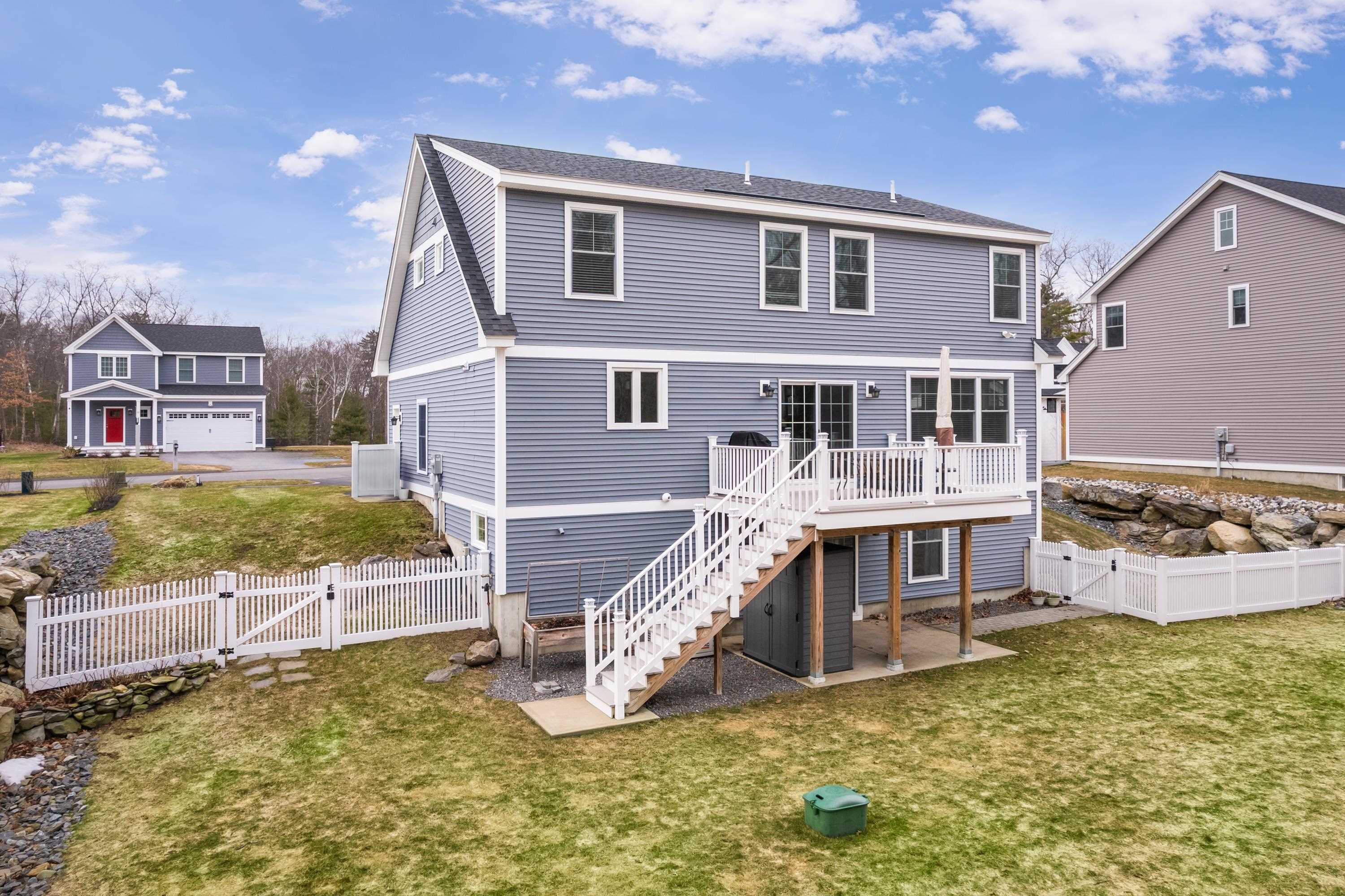 13 Clover Lane Londonderry, NH 03053 - Photo 3 of 32