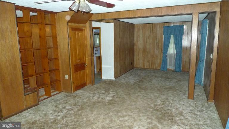 2707 Paper Mill Road Phoenix, MD 21131 - Photo 4 of 16 Living Room