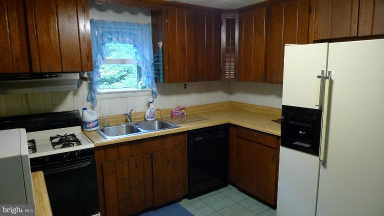 2707 Paper Mill Road Phoenix, MD 21131 - Photo 6 of 16 Kitchen