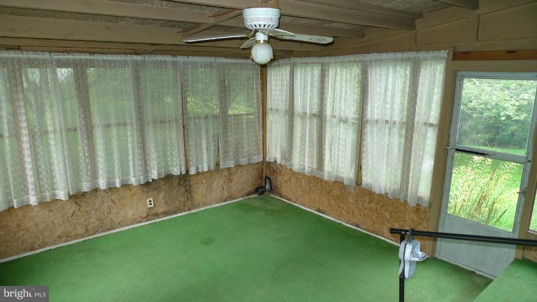 2707 Paper Mill Road Phoenix, MD 21131 - Photo 10 of 16 Sun Room