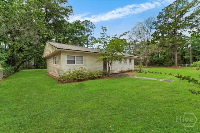 $220,000 | 129 Vandiver Road, Allenhurst, GA 31301