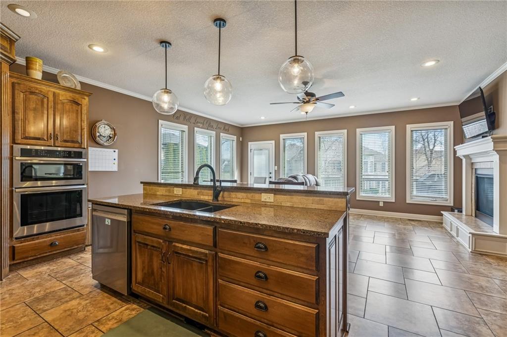 4481 Southwest Raintree Shore Drive Lee's Summit, MO 64082 - Photo 17 of 48