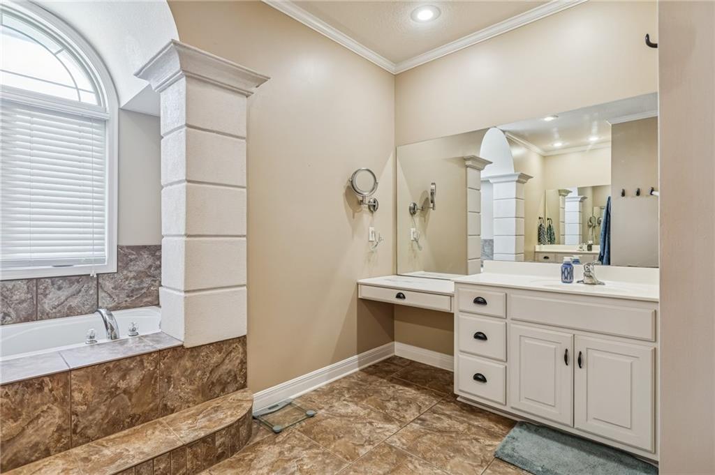 4481 Southwest Raintree Shore Drive Lee's Summit, MO 64082 - Photo 24 of 48