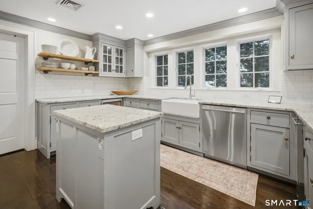 $2,175,000 | 115 Fern Street, Fairfield, CT 06824