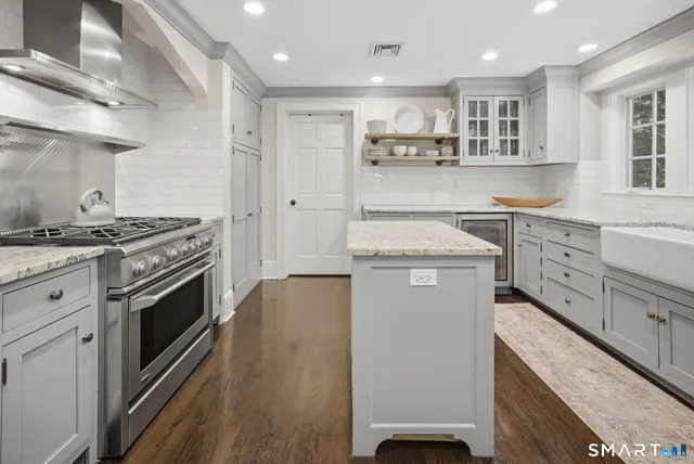 $2,175,000 | 115 Fern Street, Fairfield, CT 06824