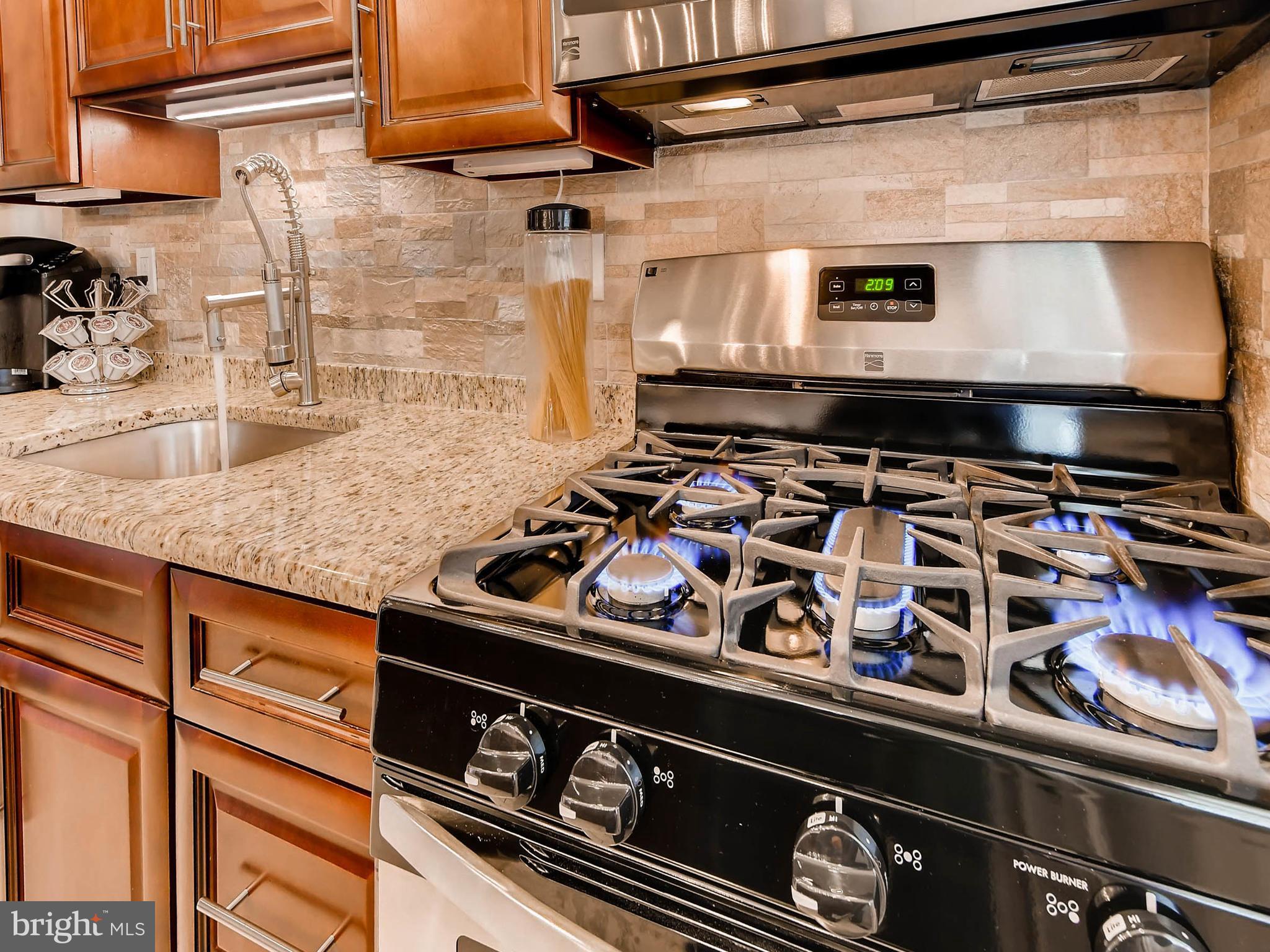 1914 Barry Road Baltimore, MD 21222 - Photo 12 of 28 Upgraded Stainless Steal Appliances