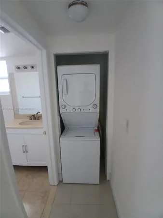 $2,300 | 425 Northeast 30th Street, Unit 203, Miami, FL 33137