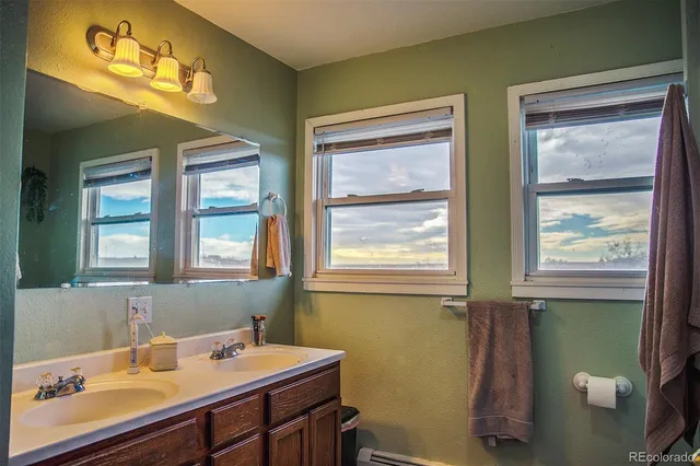 $750,000 | 29500 State Highway 52, Keenesburg, CO 80643