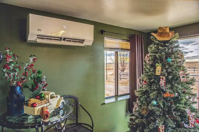 $750,000 | 29500 State Highway 52, Keenesburg, CO 80643