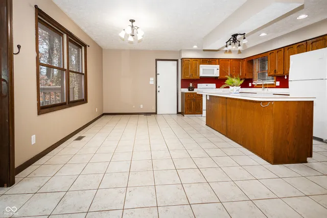 $339,900 | 7942 Continental Drive, Mooresville, IN 46158