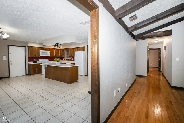 $339,900 | 7942 Continental Drive, Mooresville, IN 46158