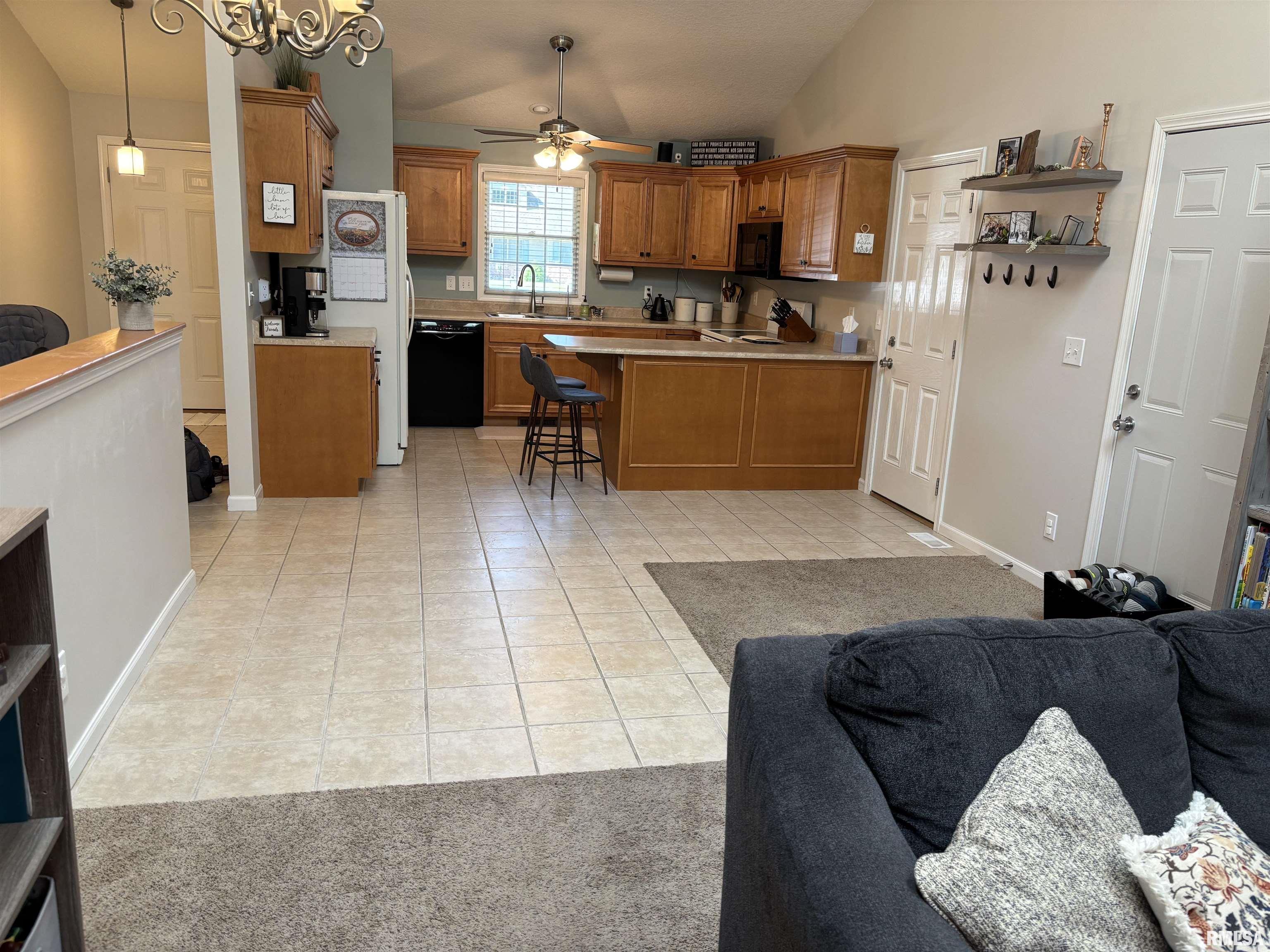 26 Elk Court Washington, IL 61571 - Photo 9 of 32