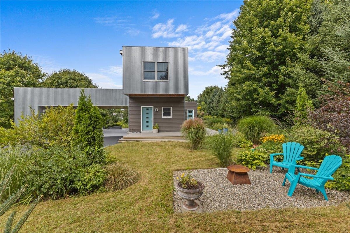 19 Balsam Circle Williston, VT 05495 - Photo 2 of 60