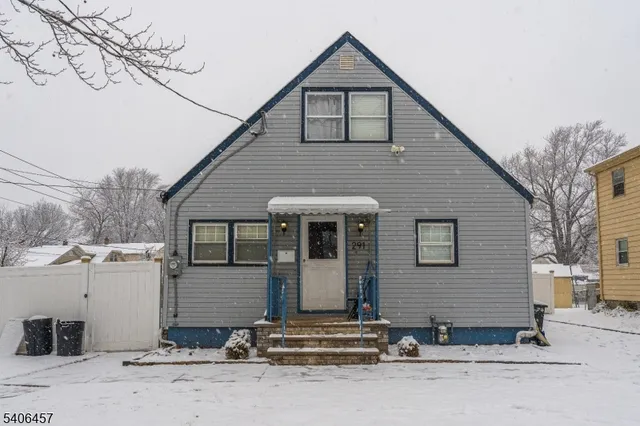 $499,000 | 291 Seaton Avenue, Unit 1, Roselle Park, NJ 07204