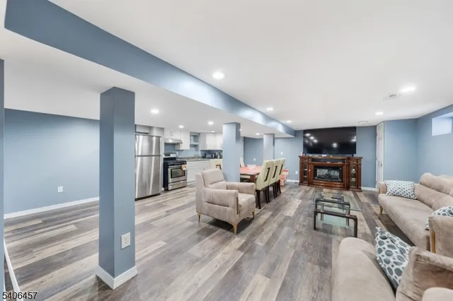 $499,000 | 291 Seaton Avenue, Unit 1, Roselle Park, NJ 07204