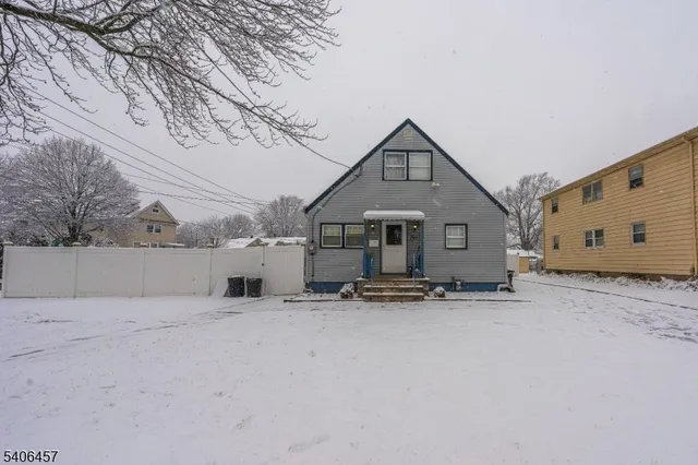 $499,000 | 291 Seaton Avenue, Unit 1, Roselle Park, NJ 07204