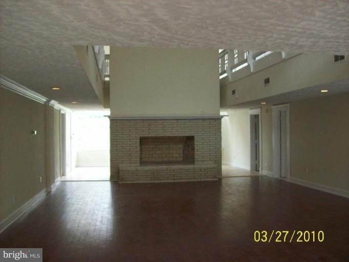 1206 West Riverview Road Fort Washington, MD 20744 - Photo 6 of 9 Living Room