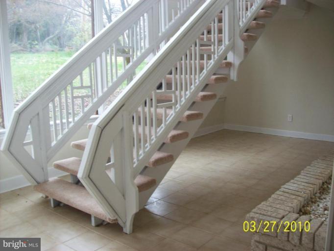 1206 West Riverview Road Fort Washington, MD 20744 - Photo 8 of 9 Entrance / Foyer