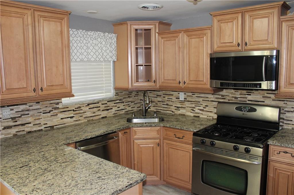 491 Lindsay Road Carnegie, PA 15106 - Photo 5 of 25 Gallery Image 5