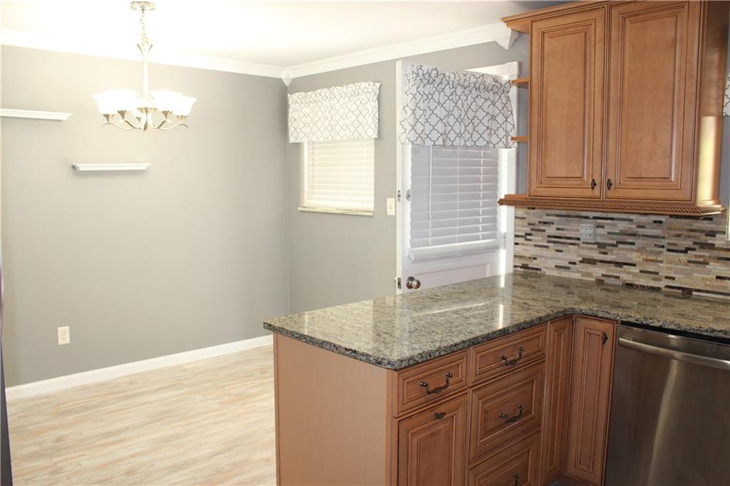 491 Lindsay Road Carnegie, PA 15106 - Photo 8 of 25 Gallery Image 8