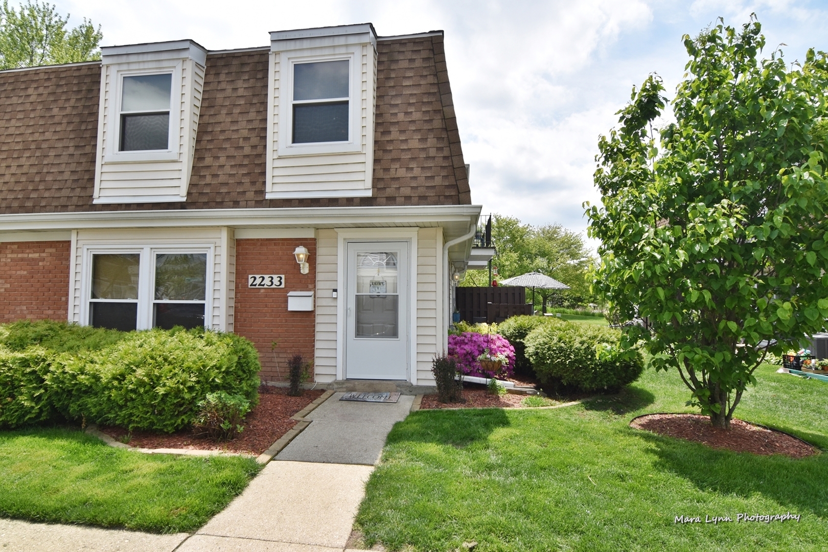 2233 Flower Court, Unit 2233 Schaumburg, IL 60107 - Photo 1 of 28