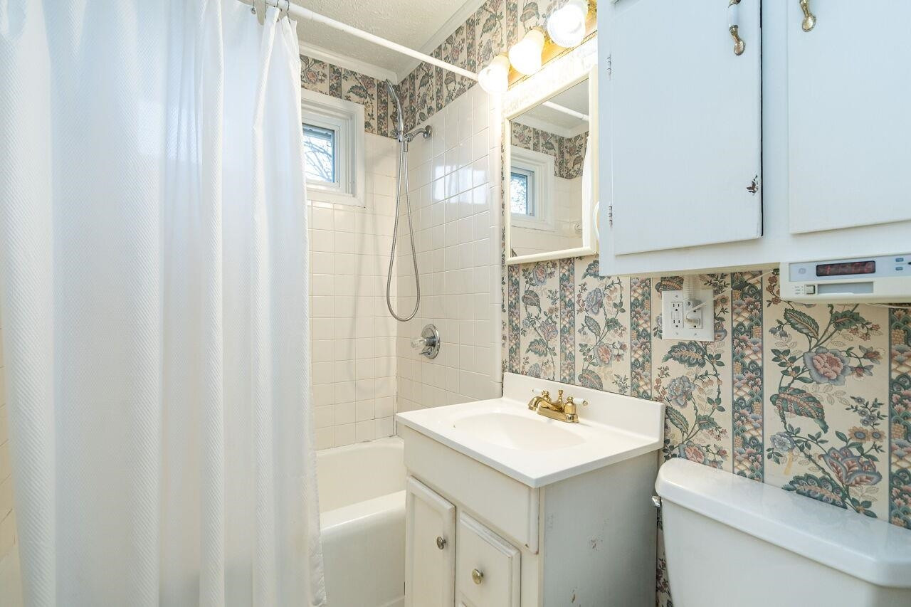 211 Quail Drive Raleigh, NC 27604 - Photo 19 of 28 Full Bathroom