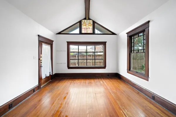 $1,799 | 1517 Indiana Street, Houston, TX 77006