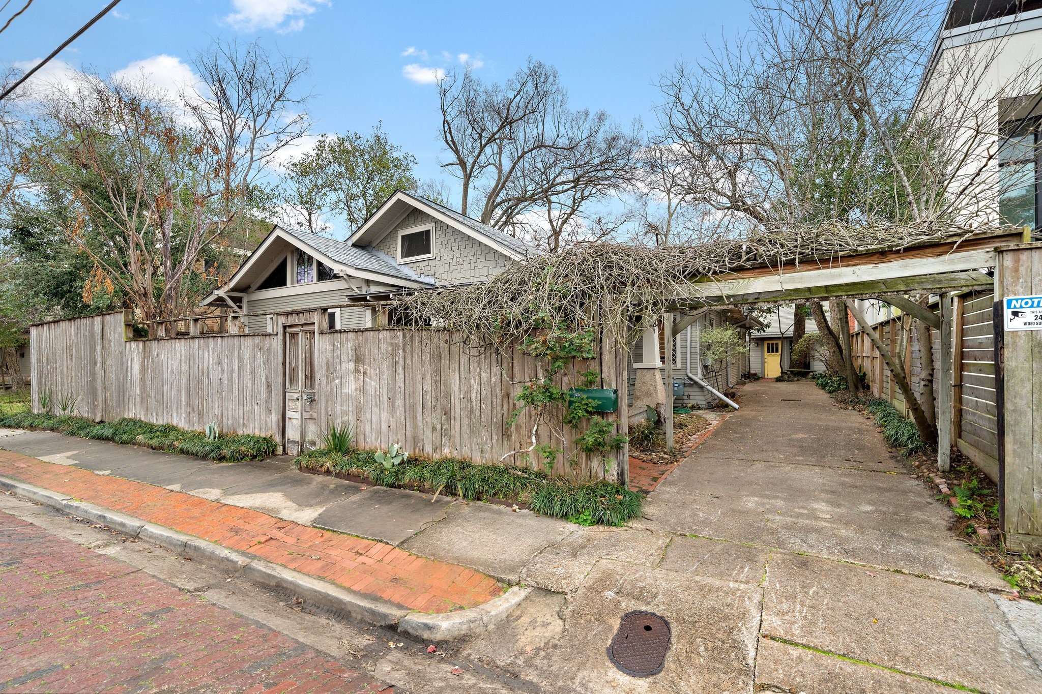 1517 Indiana Street Houston, TX 77006 - Photo 2 of 22