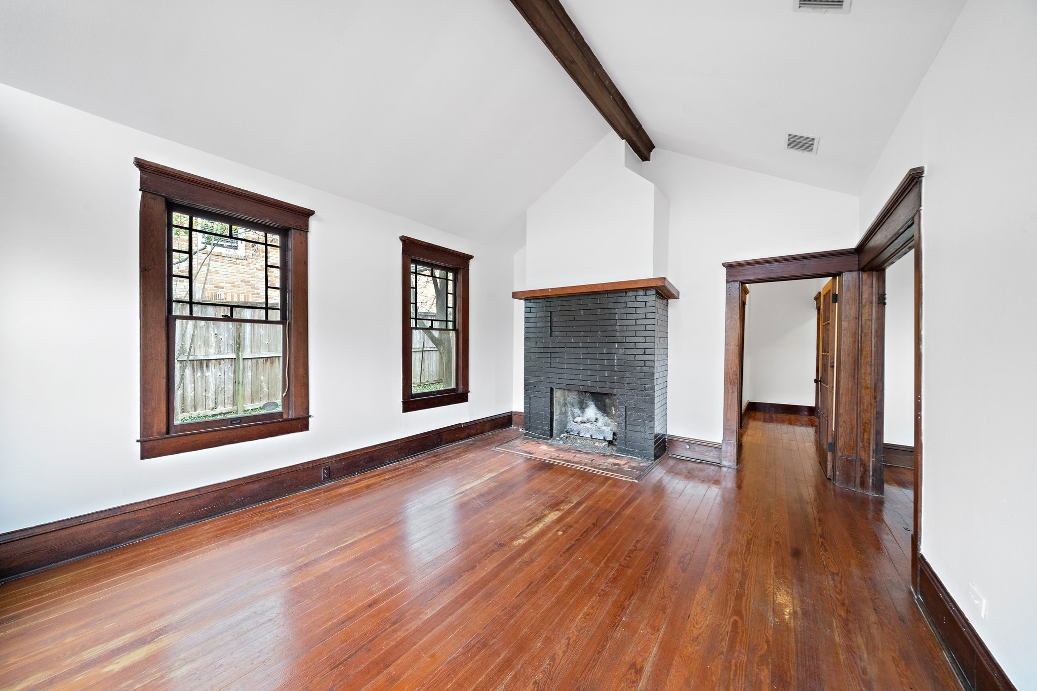 1517 Indiana Street Houston, TX 77006 - Photo 7 of 22