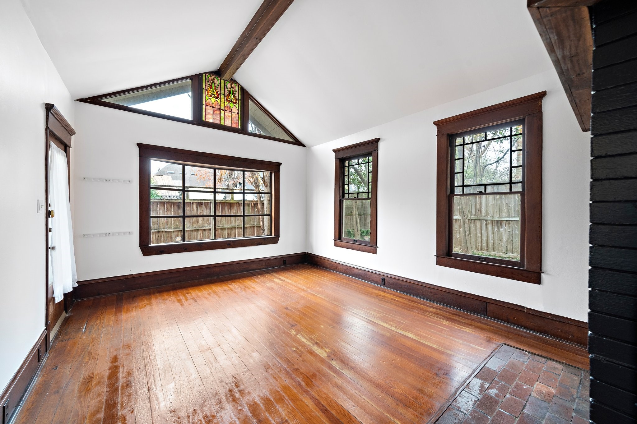 1517 Indiana Street Houston, TX 77006 - Photo 10 of 22