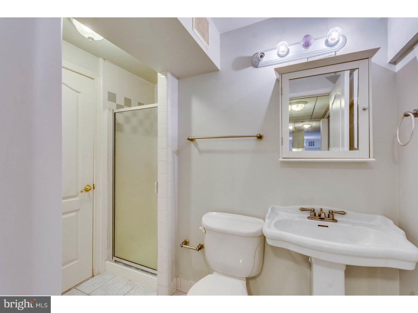 149 Oak Leaf Road Berlin, NJ 08009 - Photo 23 of 25 In-law Suite