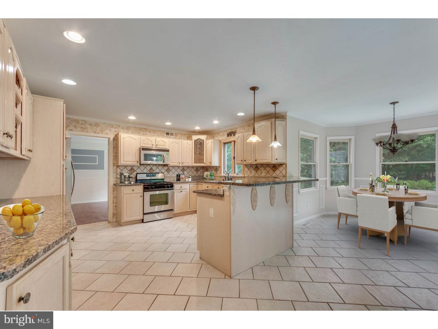 149 Oak Leaf Road Berlin, NJ 08009 - Photo 7 of 25 Kitchen