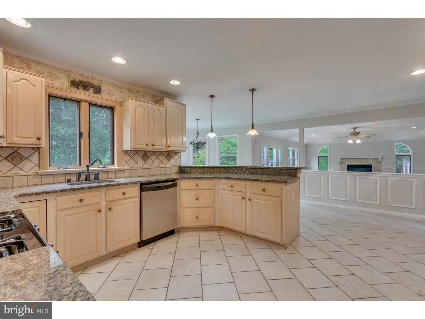 149 Oak Leaf Road Berlin, NJ 08009 - Photo 9 of 25 Kitchen
