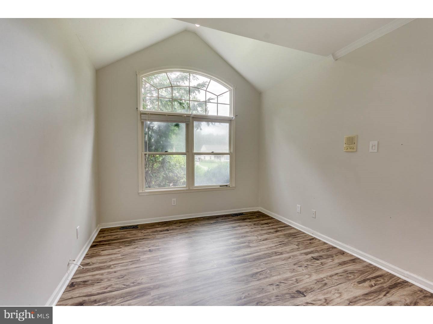 149 Oak Leaf Road Berlin, NJ 08009 - Photo 10 of 25 Office / Study