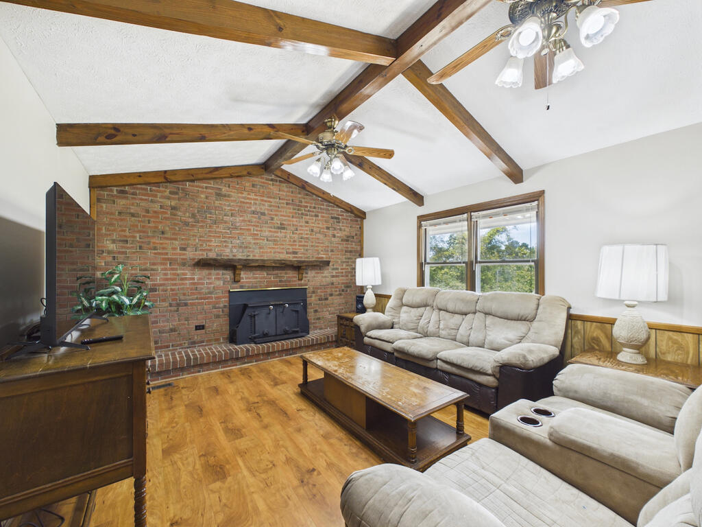 205 Padgetts Road Seale, AL 36875 - Photo 7 of 55 Living