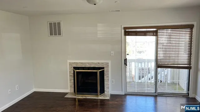 $2,975 | 4 Hedgerow Drive, Englewood, NJ 07631