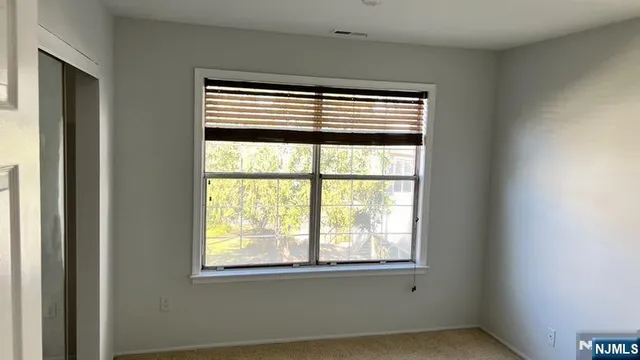 $2,975 | 4 Hedgerow Drive, Englewood, NJ 07631