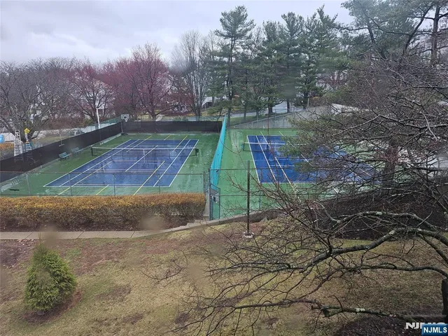 $2,975 | 4 Hedgerow Drive, Englewood, NJ 07631