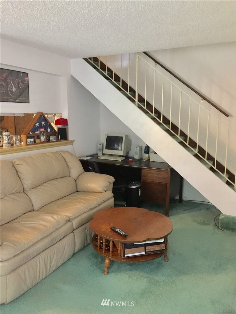426 213th Place Southwest, Unit B Bothell, WA 98021 - Photo 4 of 14