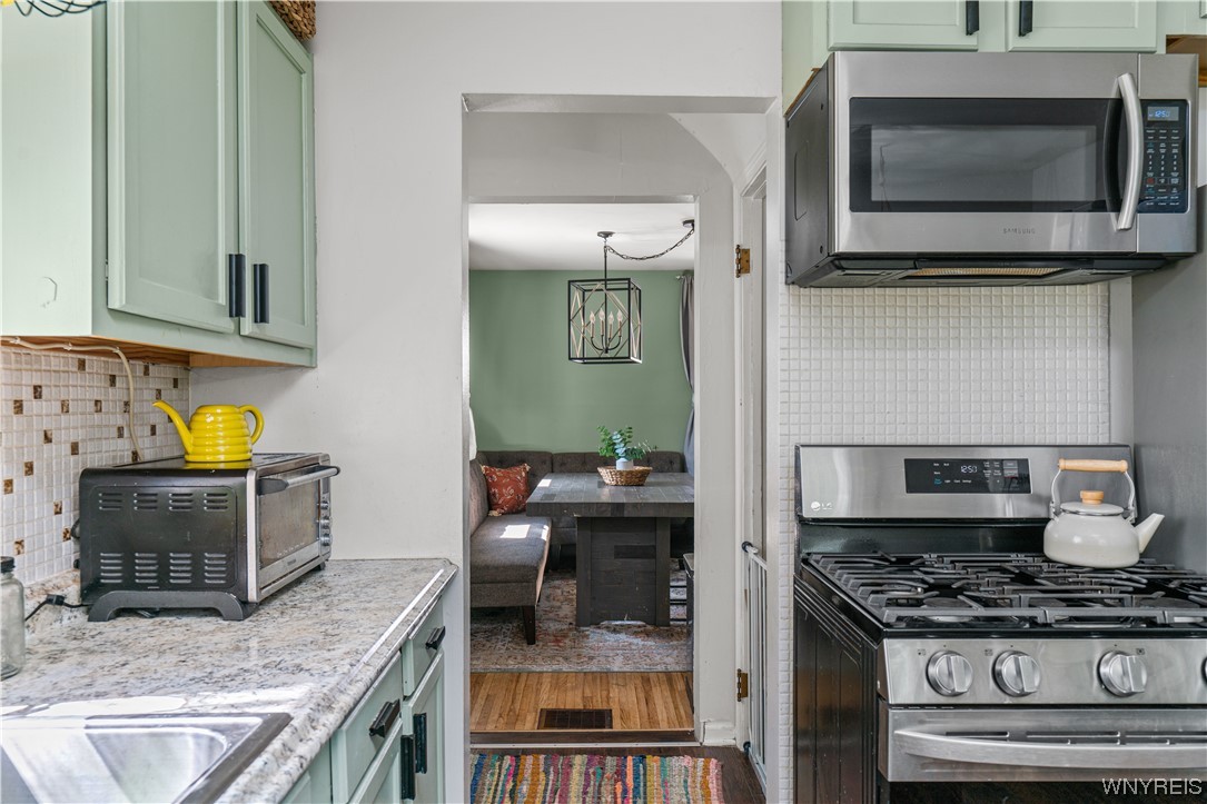 436 Windermere Boulevard Amherst, NY 14226 - Photo 10 of 32