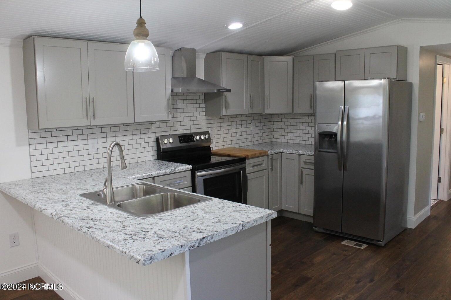 13438 Peacock Road Chadbourn, NC 28431 - Photo 10 of 34 20210602193608872138000000-o