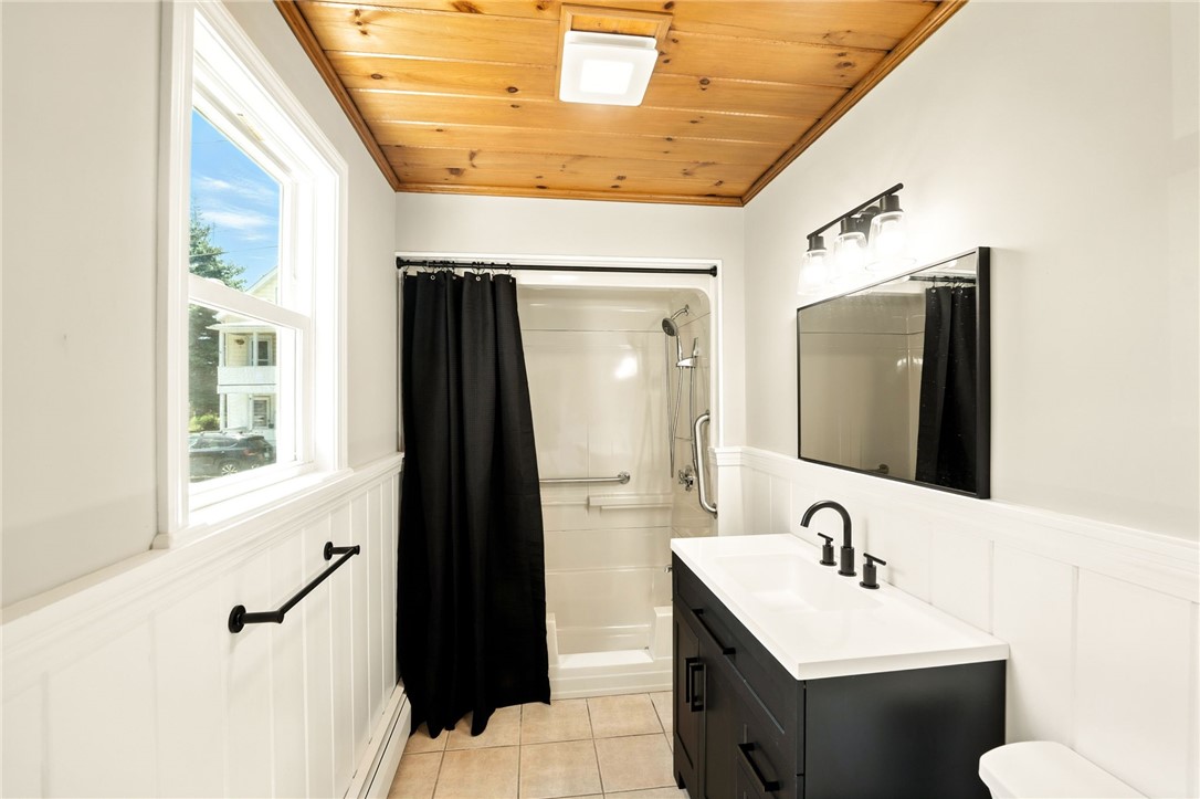 32 Jackson Street Woonsocket, RI 02895 - Photo 6 of 23